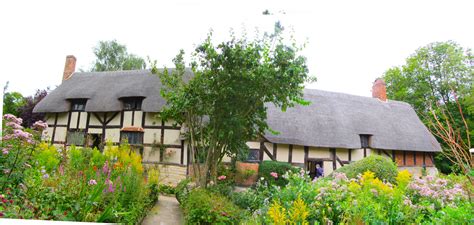 Anne Hathaway cottage STRATFORD UPON AVON | Anne hathaway's cottage, Cottage, House styles