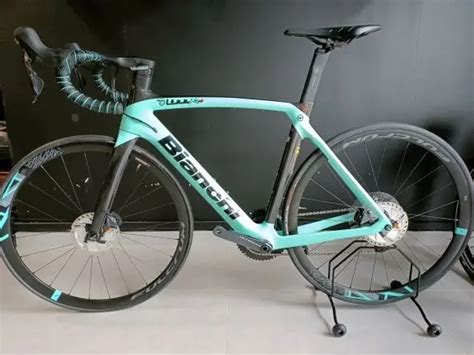 Bianchi Oltre XR4 Disc SRAM Red ETap AXS Enve Foundation 65 Wheels ...