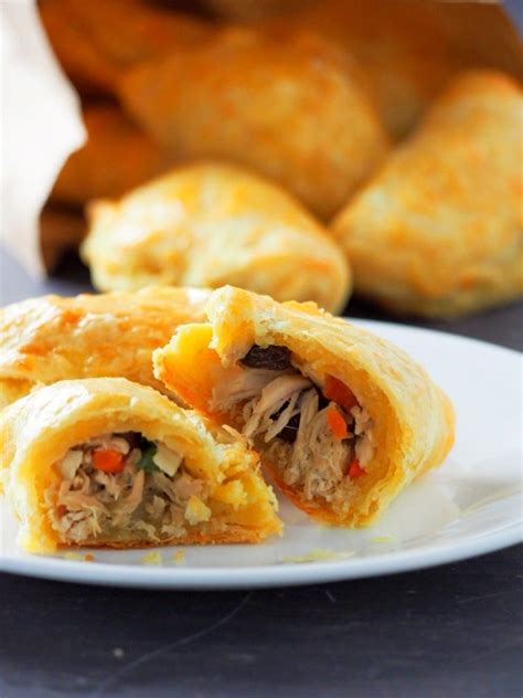 Baked Chicken Empanada Recipe | Woman Scribbles