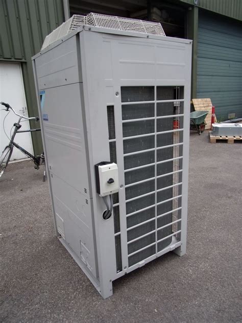 Daikin Daikin RXYQ12P7W1B Heat Pump VRVIII Cooling 33.5 kW Heating 37.5 ...