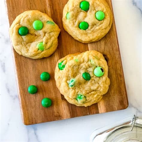 Mint Christmas Cookies - The Feathered Nester