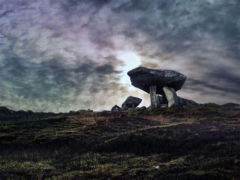 Kilclooney Dolmen: Kilclooney Beg, Co Donegal | Ireland Travel Kit