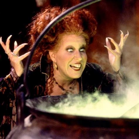 Movie Review: Hocus Pocus 2 - MickeyBlog.com