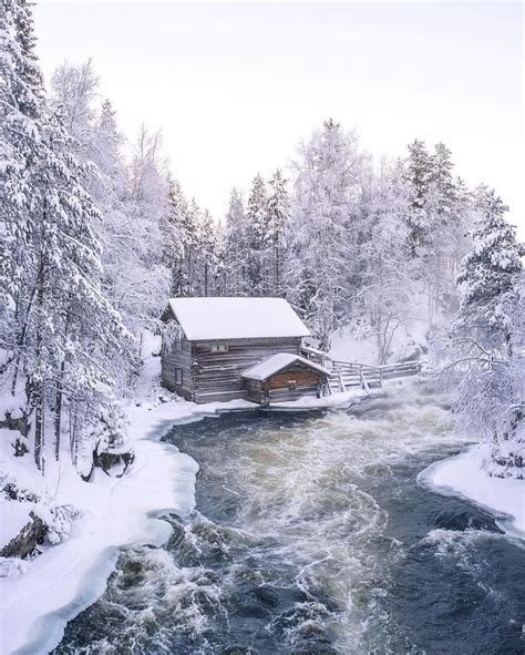 I love this little cottage, But I'm not so sure about the location 🌨 🌬 #WinterLandscape | Winter ...