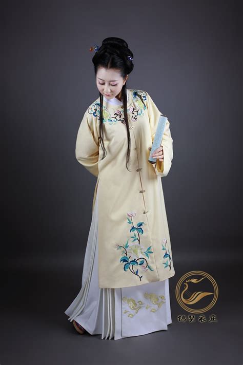 Chinese Ming Dynasty dress recreation ("Twelve Beauties" from zhongelina on taobao) | Asian ...