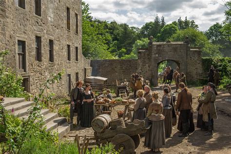 Previews and official photos of ‘Outlander’ Episode 112 “Lallybroch” | The Outlander Podcast