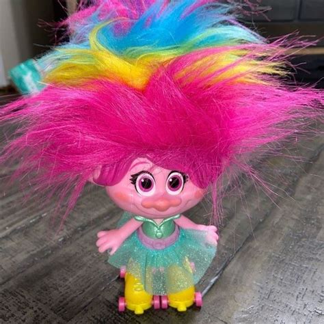 Trolls | Toys | Trolls Poppy Singing And Dancing Doll On Roller Skates | Poshmark