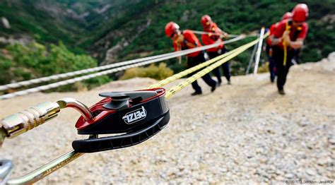 Team Rescue Techniques for Hauling and Lowering with Petzl Maestro ...