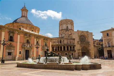 Old Town Valencia Private Walking Tour - Tourist Journey