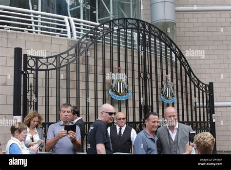 Newcastle upon Tyne, UK September 12th, 2016. Alan Shearer statue ...