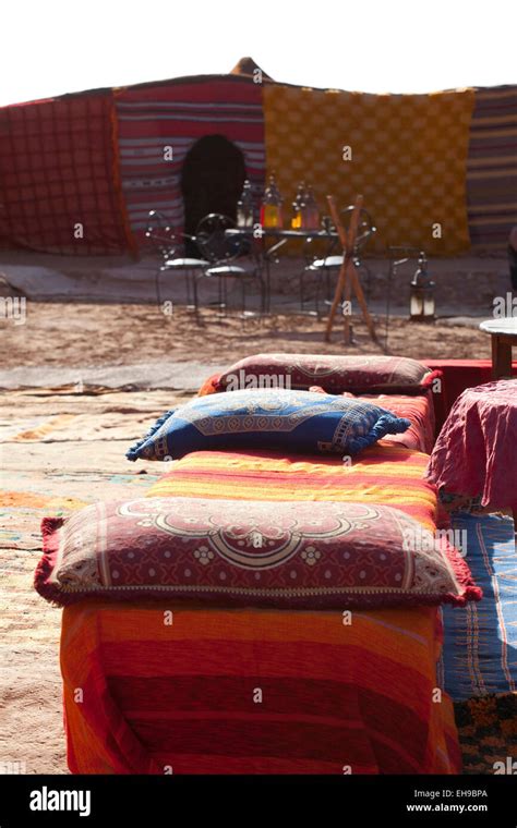 Typical Moroccan camp in the Sahara desert Stock Photo - Alamy