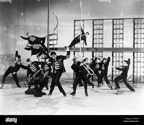 Jailhouse rock 1957 elvis dancing hi-res stock photography and images ...