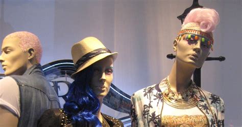 RetailStoreWindows.com: Zara, London