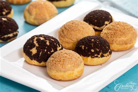 Choux au Craquelin - French Crispy Cream Puffs Recipe