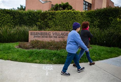 Nursing homes shun seniors in hospital over coronavirus - Los Angeles Times