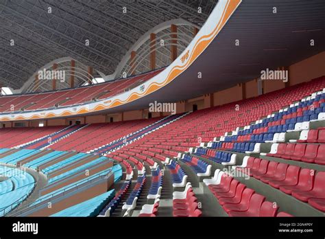 Rungrado stadium football hi-res stock photography and images - Alamy