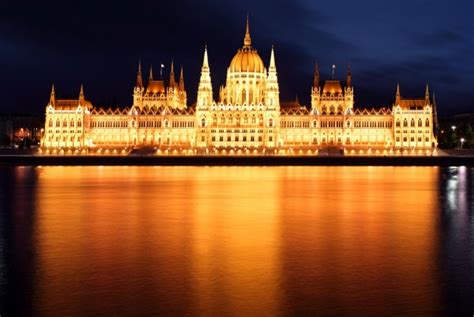 Budapest - Hungarian parliament at night - Hungary — Stock Photo ...