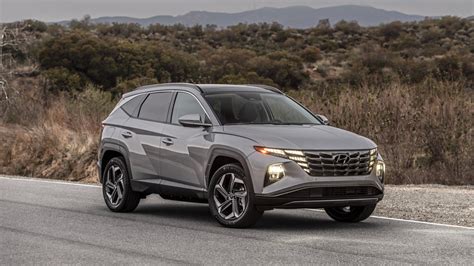 2022 Hyundai Tucson costs $26,135, Hybrid at $30,235; PHEV has 32-mile range