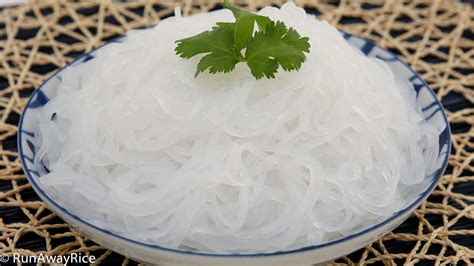 Pork and Shrimp Clear Noodle Soup (Hu Tieu) - Tasty Recipe with Video