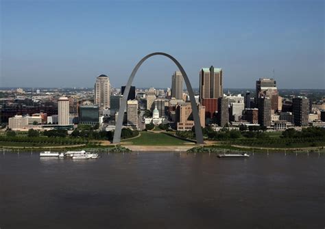 Saint Louis riverfront underwater as the Mississippi continues to rise : r/StLouis