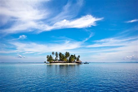 The yacht journey from Panama to Colombia via the San Blas Islands ...