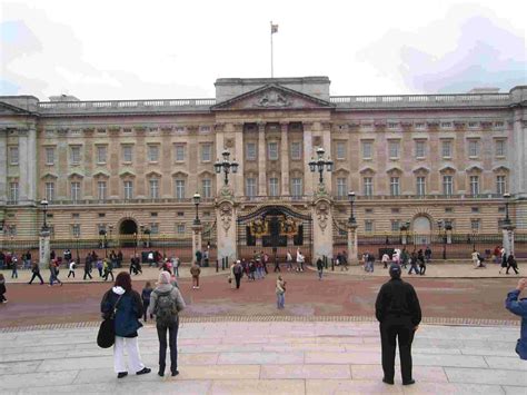 Buckingham Palace Wallpaper - WallpaperSafari