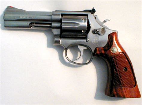 Smith & Wesson S&W Model 686 .357 Magnum 4 inch MINT!!