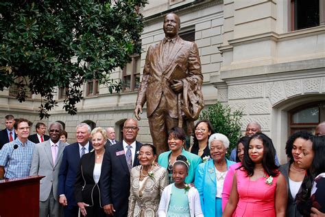 Long History Behind Martin Luther King Jr. Statue In Atlanta – WABE