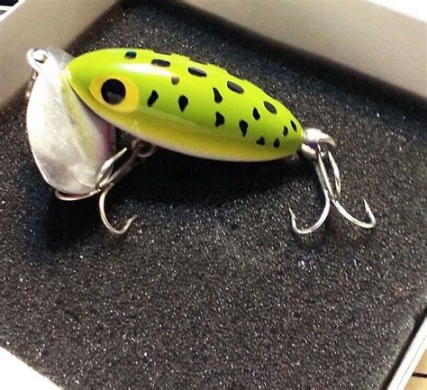 RARE VINTAGE JITTERBUG FISHING LURE GREEN FROG NEW NO BOX | eBay | Green frog, Fishing lures, Frog