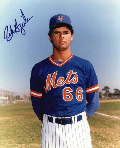 Rick Aguilera autographed 8x10 Photo (New York Mets) pose