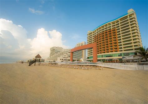 Beach Palace - Cancun, Mexico All Inclusive Deals - Shop Now