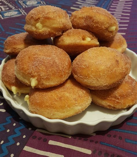 Vanilla cream filled doughnuts | bunch