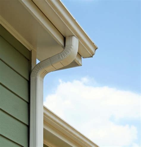 What are the Best Tips for Cleaning Downspouts? (with pictures)