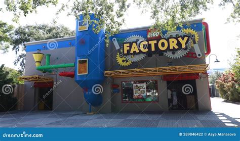 LEGO Factory Experience and Store Editorial Photography - Image of outdoor, colorful: 289846422