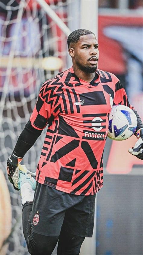 Mike Maignan 🧤🔴⚫ in 2022 | Sports jersey, Football, Sports