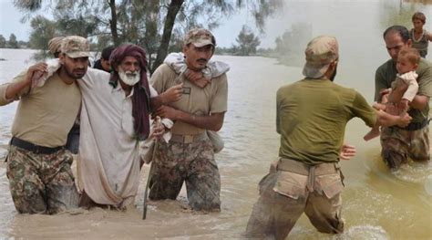 Armed forces continue rescue relief operations in flood hit areas - Daily Times