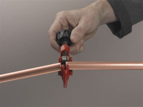 Julian Cassell's DIY Blog » Blog Archive Cutting copper pipe 3 - Julian Cassell's DIY Blog - HOW ...