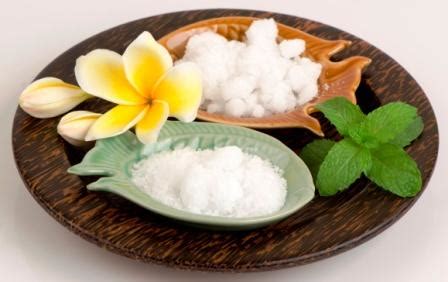 Camphor Benefits, Dose, Research, Side Effects