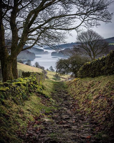 Looking towards Wellhead in the Upper Derwent Valley in the Peak ...