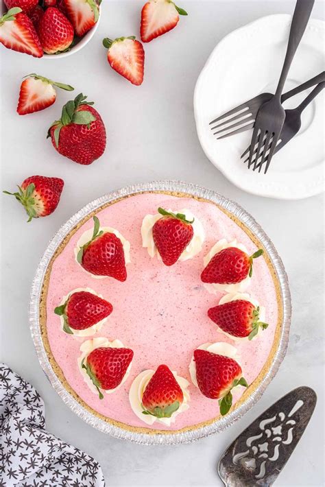 Strawberry Cool Whip Pie - Princess Pinky Girl