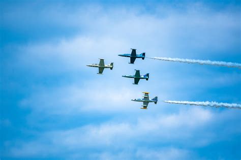 Download free photo of Aircraft, military, jets, formation, smoke - from needpix.com