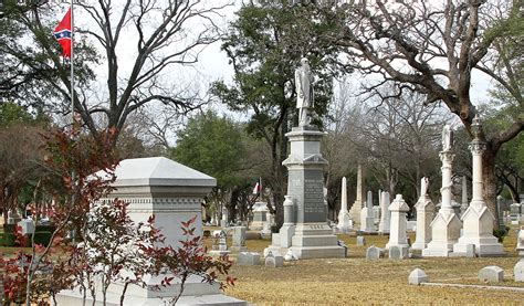 Oakwood cemetery plagued with vandalism, rich with local history | The ...