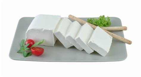 Halloumi Cheese Substitute: Similar Taste & Substitution Ratio