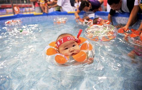 Swimming Competition For Babies | Amusing Planet