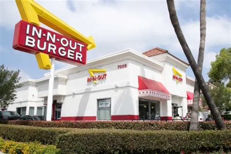 In-N-Out Burger Menu With Prices [April 2024 Updated] - Menu Pricing Pro