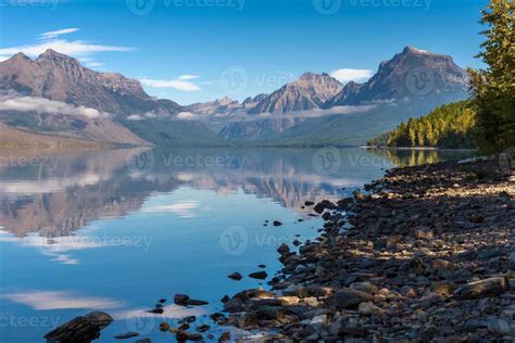 View of Lake McDonald in Montana 6586412 Stock Photo at Vecteezy