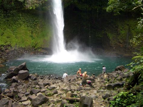 2-in-1 Volcano Hike and La Fortuna Waterfall