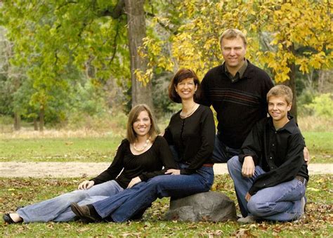 Family | Photography poses family, Family picture poses, Family ...