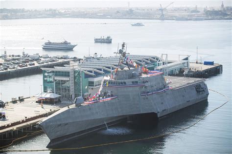 U.S. Navy commissions the USS Omaha in San Diego