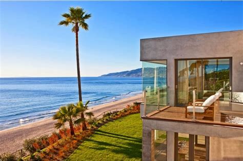 Passion For Luxury : Stunning Beach Residence in Malibu for sale